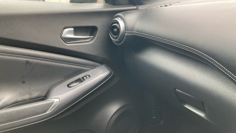 Nissan Juke 1.0 DiG-T 114 N-Connecta 5dr Petrol Hatchback